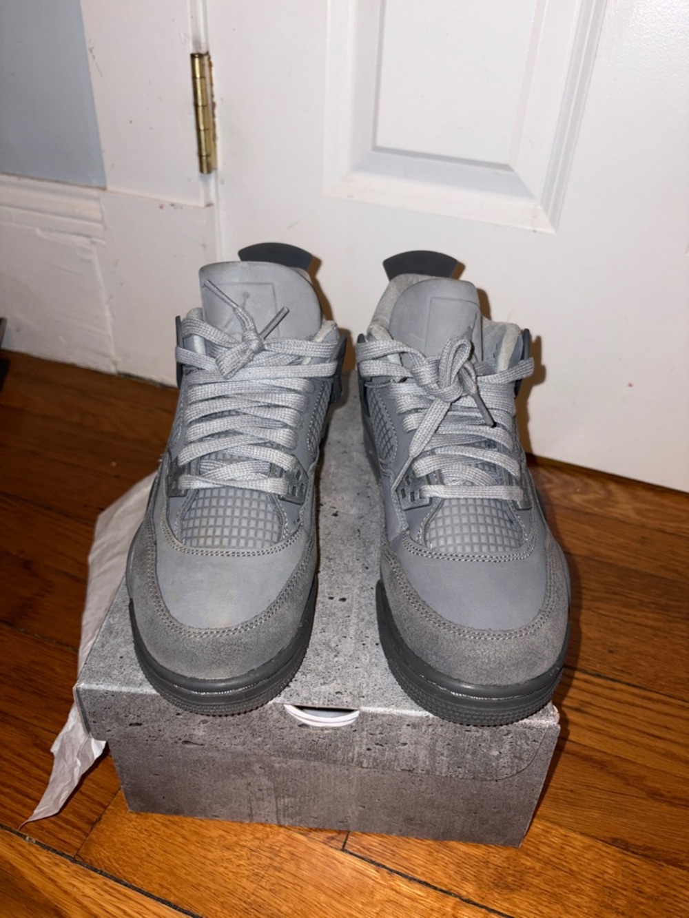 Retro 4 Gray Cement